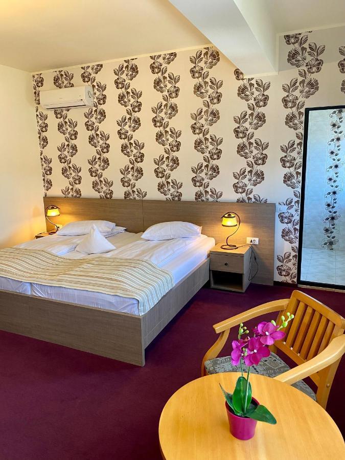 Pensiunea Rix Rooms Focşani Extérieur photo