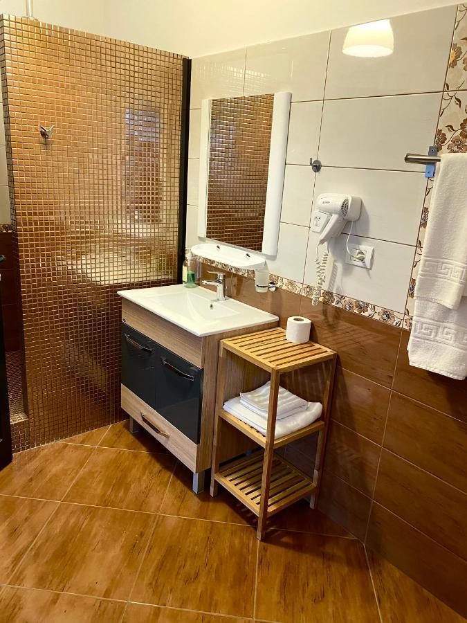 Pensiunea Rix Rooms Focşani Extérieur photo